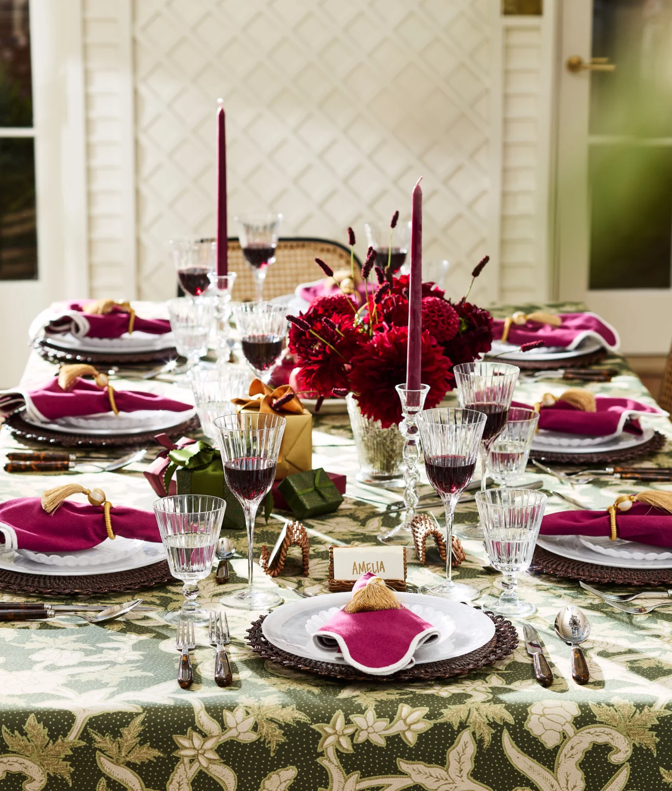 Table Settings to Inspire Your Holiday Entertaining